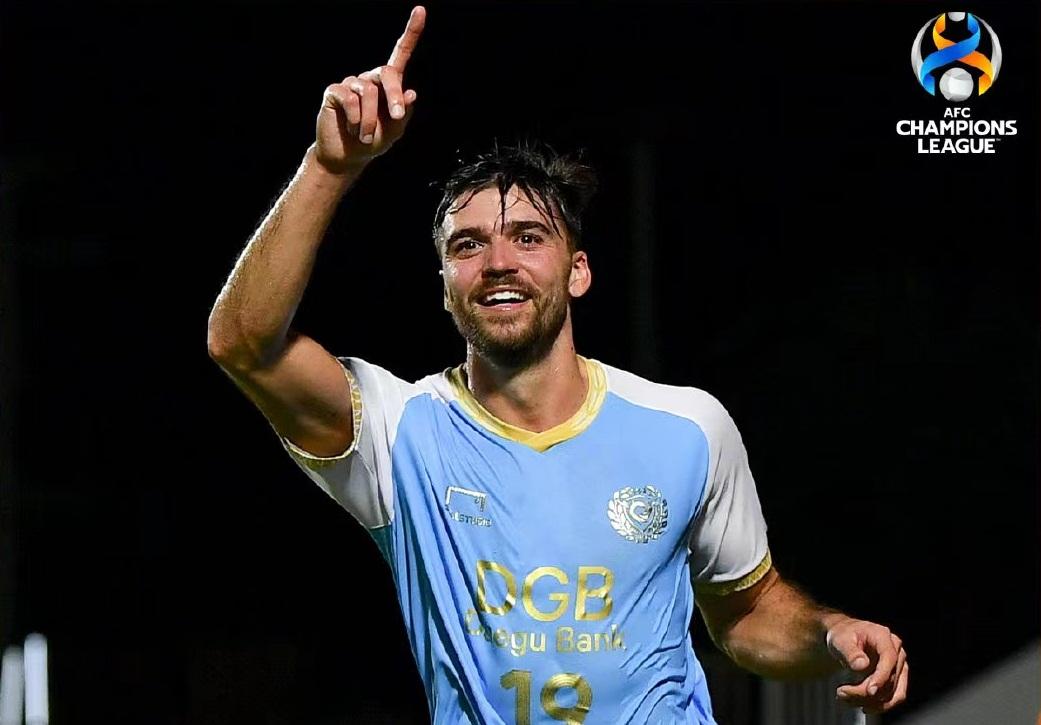 九游娱乐官网-风云突变明尼苏达森林狼赛后远射贴柱；亚冠版图或变；信心回归；球队文化再被提及